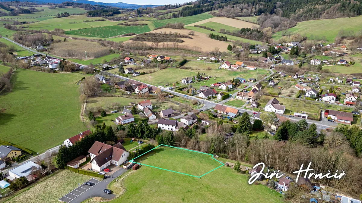 Prodej stavebního pozemku 1701 m²